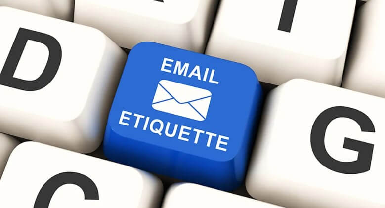 Wie schreibt man eine Email: Die richtige E-mail-Etikette