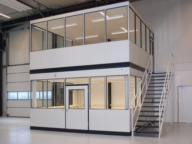 Mehrgeschossiges Hallenbüro